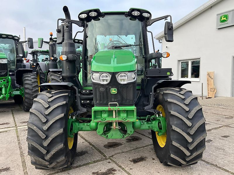John Deere 6120M STUFENLOS - Traktor: obrázok 2 John Deere 6120M STUFENLOS - Traktor: obrázok 2