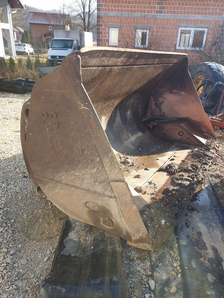 - Nakladacia lyžica: obrázok 1 - Nakladacia lyžica: obrázok 1