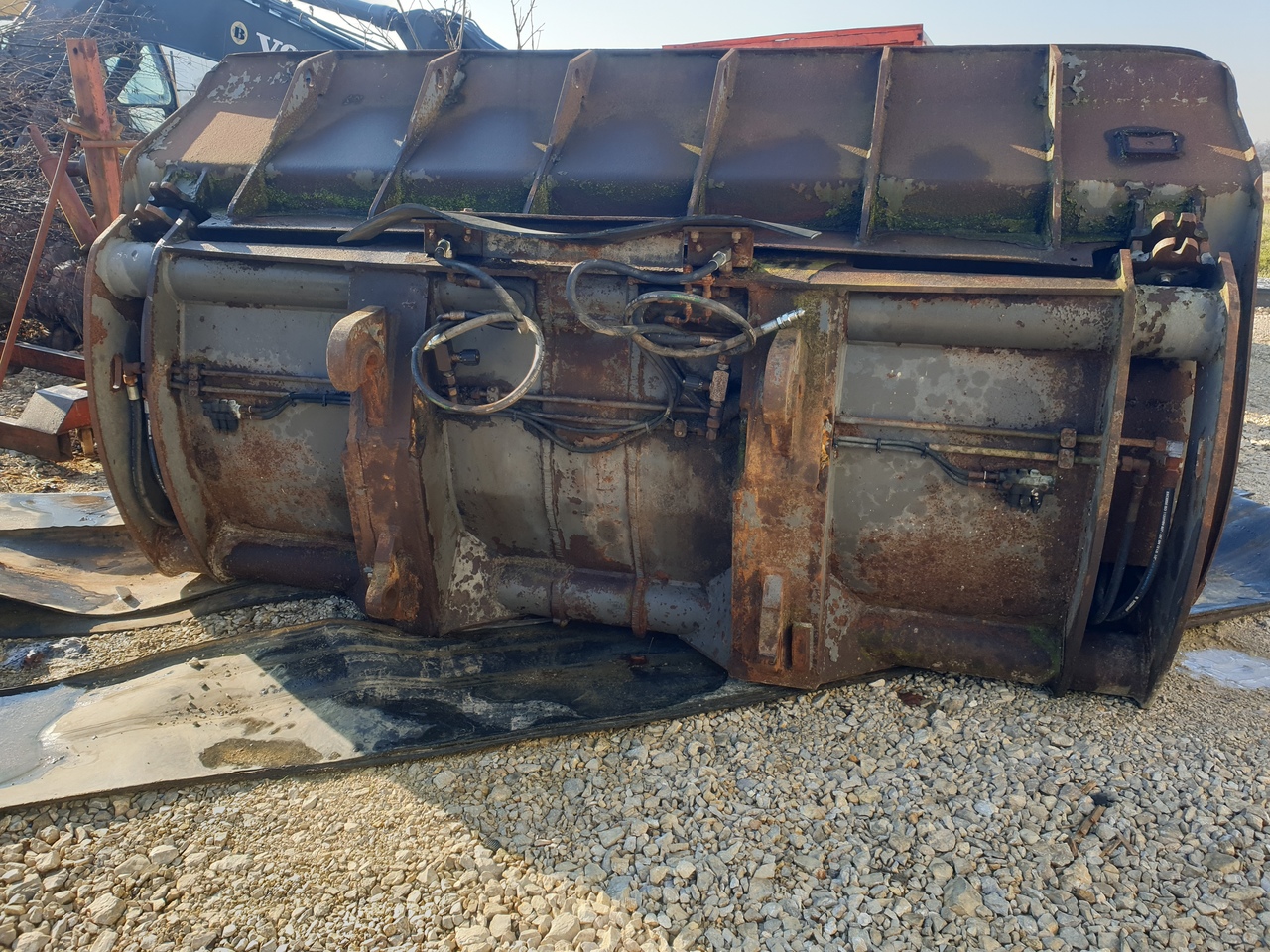 - Nakladacia lyžica: obrázok 2 - Nakladacia lyžica: obrázok 2