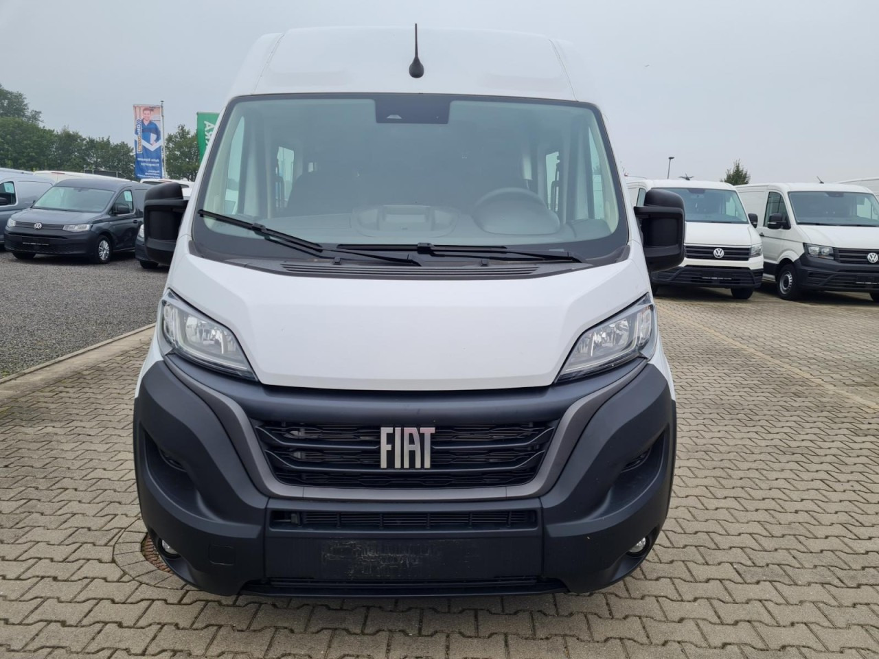 Fiat Ducato 35 Kasten Doka 7-Sitze 2x Schiebetür Maxi L2H2 - Furgon, Dodávkа s dvojitou kabínou: obrázok 2 Fiat Ducato 35 Kasten Doka 7-Sitze 2x Schiebetür Maxi L2H2 - Furgon, Dodávkа s dvojitou kabínou: obrázok 2