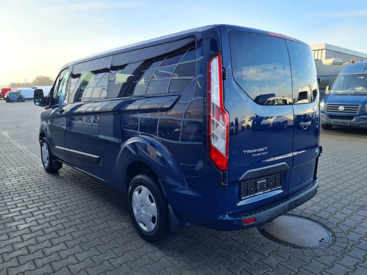 Ford Custom Kombi 320 L2 Trend 9 Sitze KLIMA PDC TEMP - Mikrobus: obrázok 5 Ford Custom Kombi 320 L2 Trend 9 Sitze KLIMA PDC TEMP - Mikrobus: obrázok 5