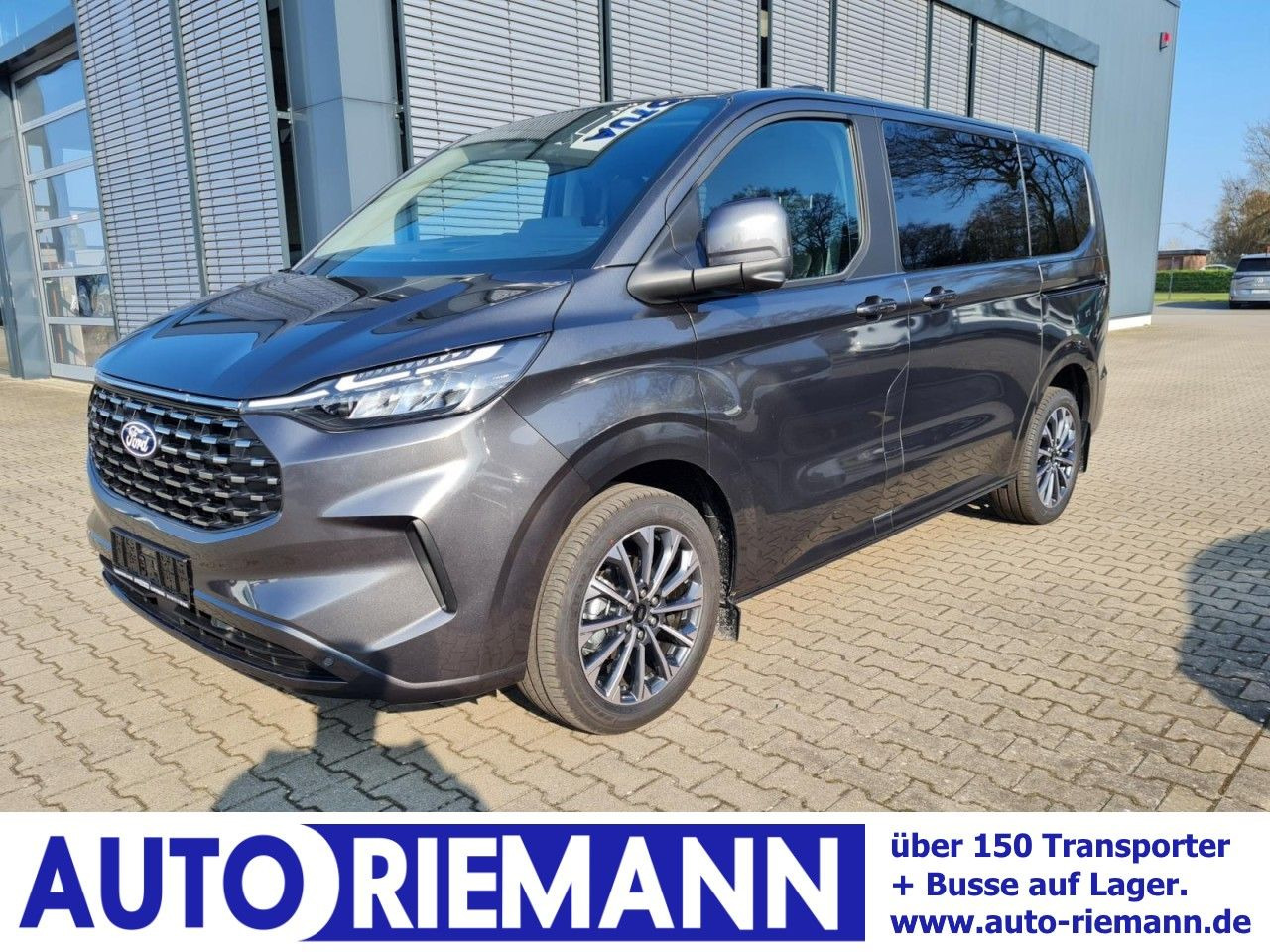 Ford Tourneo Custom 320 Titanium X L1 AHK LED LMF NAV - Mikrobus: obrázok 1 Ford Tourneo Custom 320 Titanium X L1 AHK LED LMF NAV - Mikrobus: obrázok 1