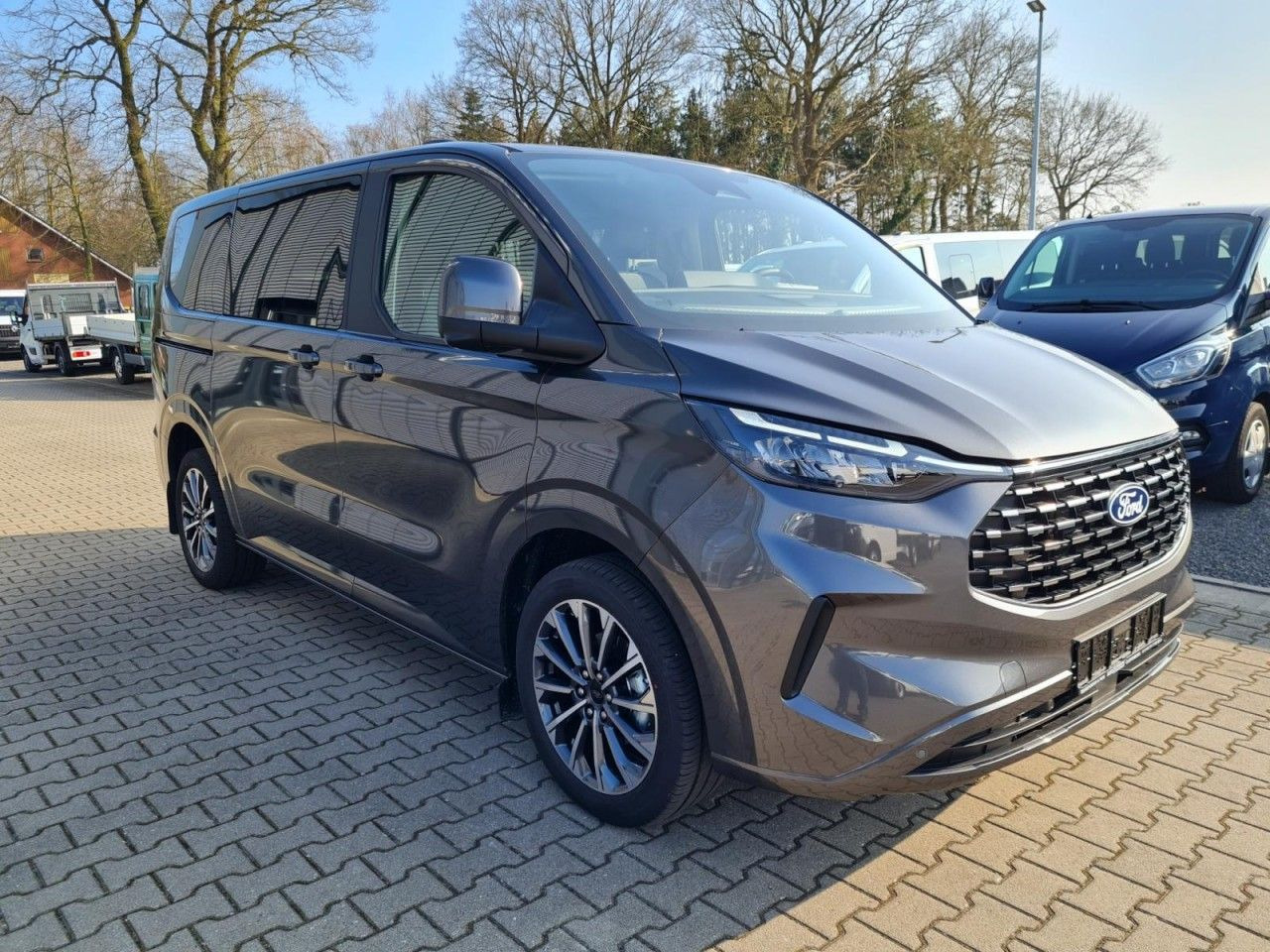 Ford Tourneo Custom 320 Titanium X L1 AHK LED LMF NAV - Mikrobus: obrázok 3 Ford Tourneo Custom 320 Titanium X L1 AHK LED LMF NAV - Mikrobus: obrázok 3