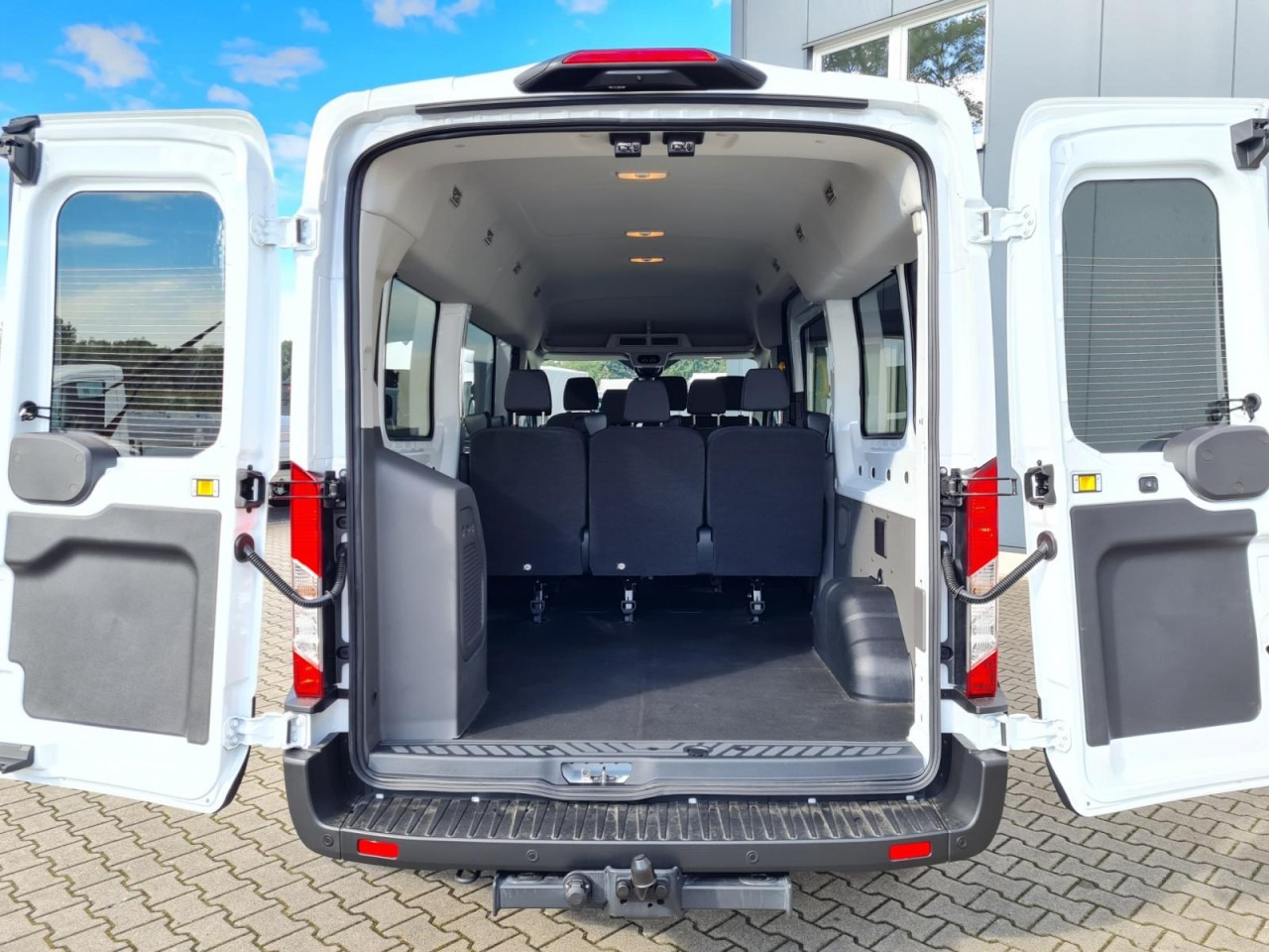 Ford Transit 350 Kombi TDCi L3 Trend 9 Sitzer AUTOMATIK - Minibus, Mikrobus: obrázok 5 Ford Transit 350 Kombi TDCi L3 Trend 9 Sitzer AUTOMATIK - Minibus, Mikrobus: obrázok 5