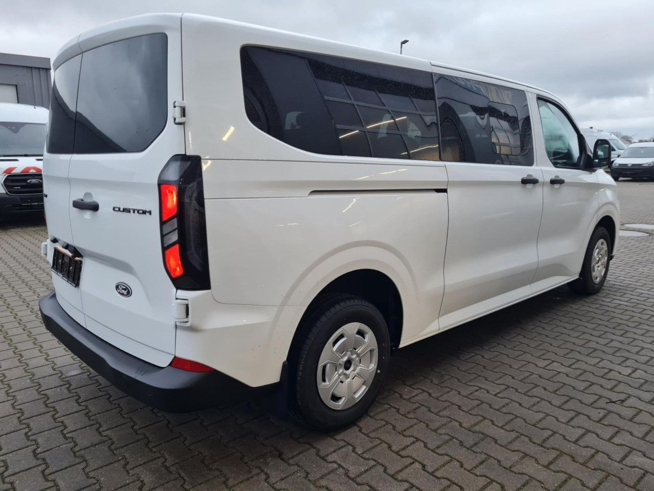 Ford Transit Custom Trend 320 L2 9 Sitzer - Mikrobus: obrázok 4 Ford Transit Custom Trend 320 L2 9 Sitzer - Mikrobus: obrázok 4