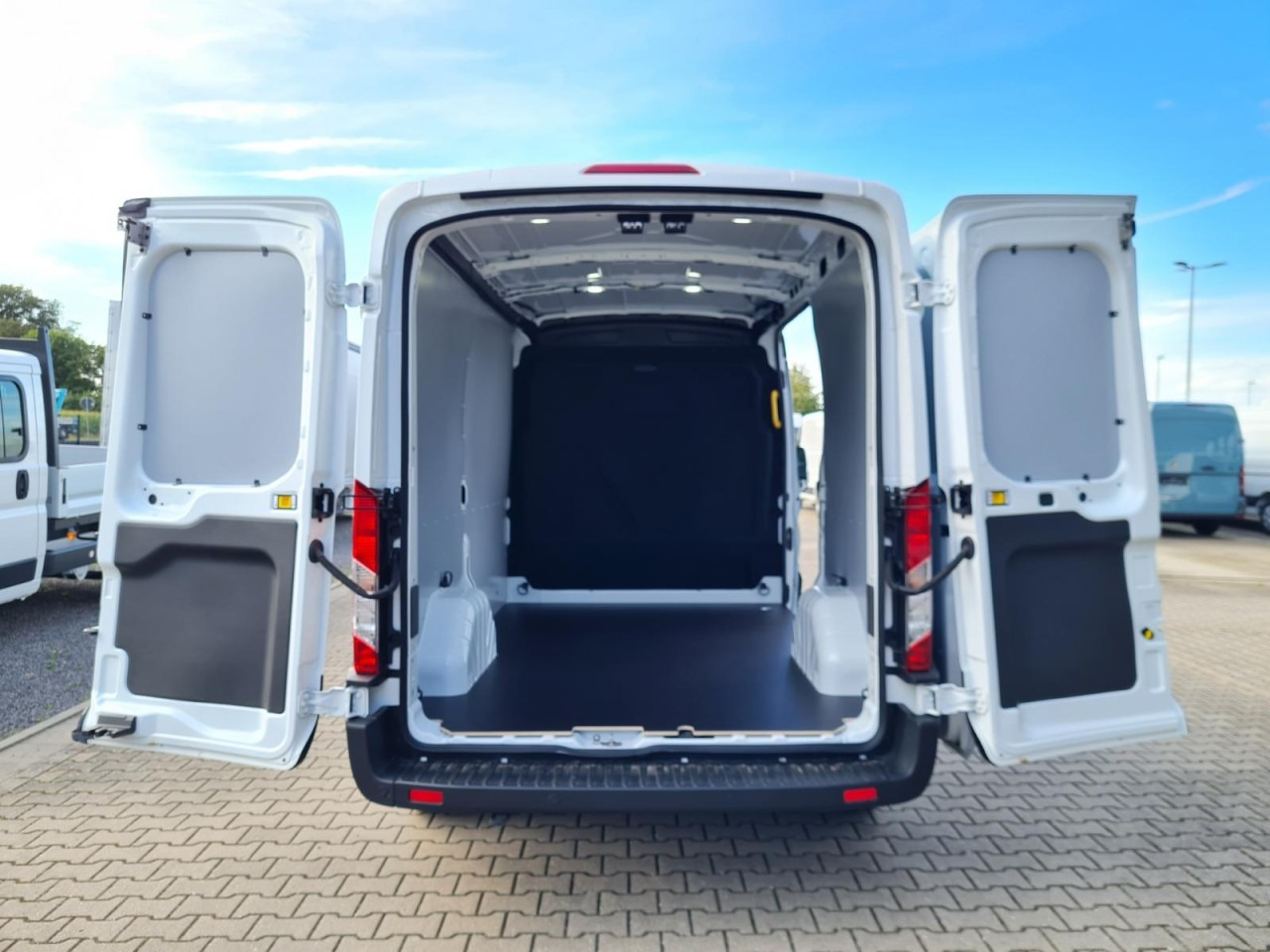 Ford Transit Kasten TDCi L2H2 Trend Klima Holzverkleid. - Malá dodávka: obrázok 5 Ford Transit Kasten TDCi L2H2 Trend Klima Holzverkleid. - Malá dodávka: obrázok 5