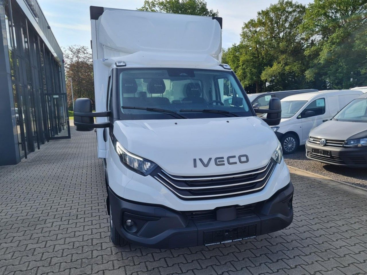 Iveco 35S 18 3.0 Koffer Hi Matic LM KLIMA KAMERA Navig - Dodávka skriňová nadstavba: obrázok 2 Iveco 35S 18 3.0 Koffer Hi Matic LM KLIMA KAMERA Navig - Dodávka skriňová nadstavba: obrázok 2