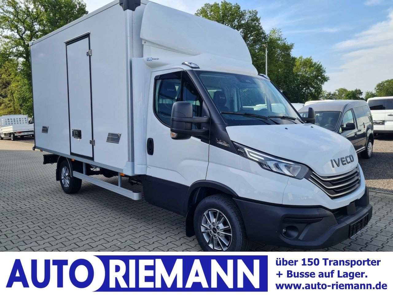 Iveco 35S 18 3.0 Koffer Hi Matic LM KLIMA KAMERA Navig - Dodávka skriňová nadstavba: obrázok 1 Iveco 35S 18 3.0 Koffer Hi Matic LM KLIMA KAMERA Navig - Dodávka skriňová nadstavba: obrázok 1