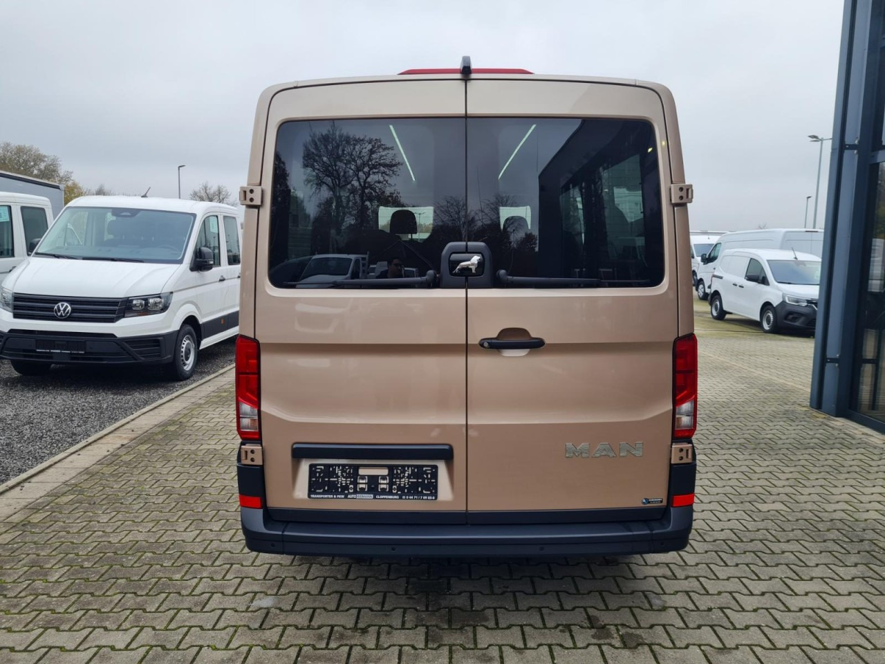 Man TGE 3.180 TDi Kombi 9 Sitze ALU KAMERA LED LEDER Sonderumbau - Minibus, Mikrobus: obrázok 5 Man TGE 3.180 TDi Kombi 9 Sitze ALU KAMERA LED LEDER Sonderumbau - Minibus, Mikrobus: obrázok 5