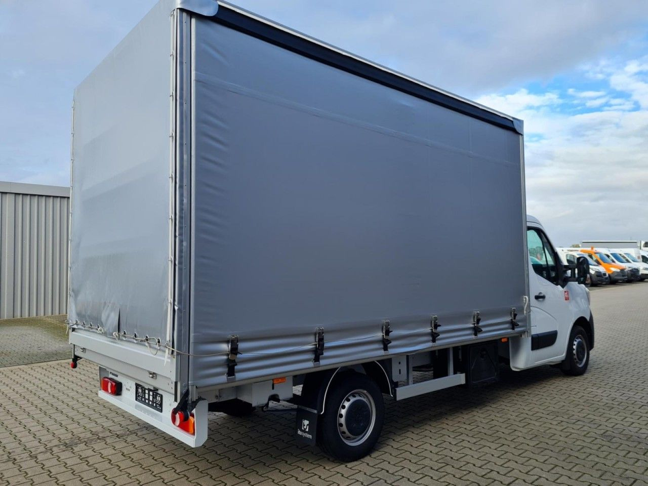 Renault Master 3,5t Pritsche Schiebe Plane ERGO KLIMA TE - Plachtová dodávka: obrázok 2 Renault Master 3,5t Pritsche Schiebe Plane ERGO KLIMA TE - Plachtová dodávka: obrázok 2