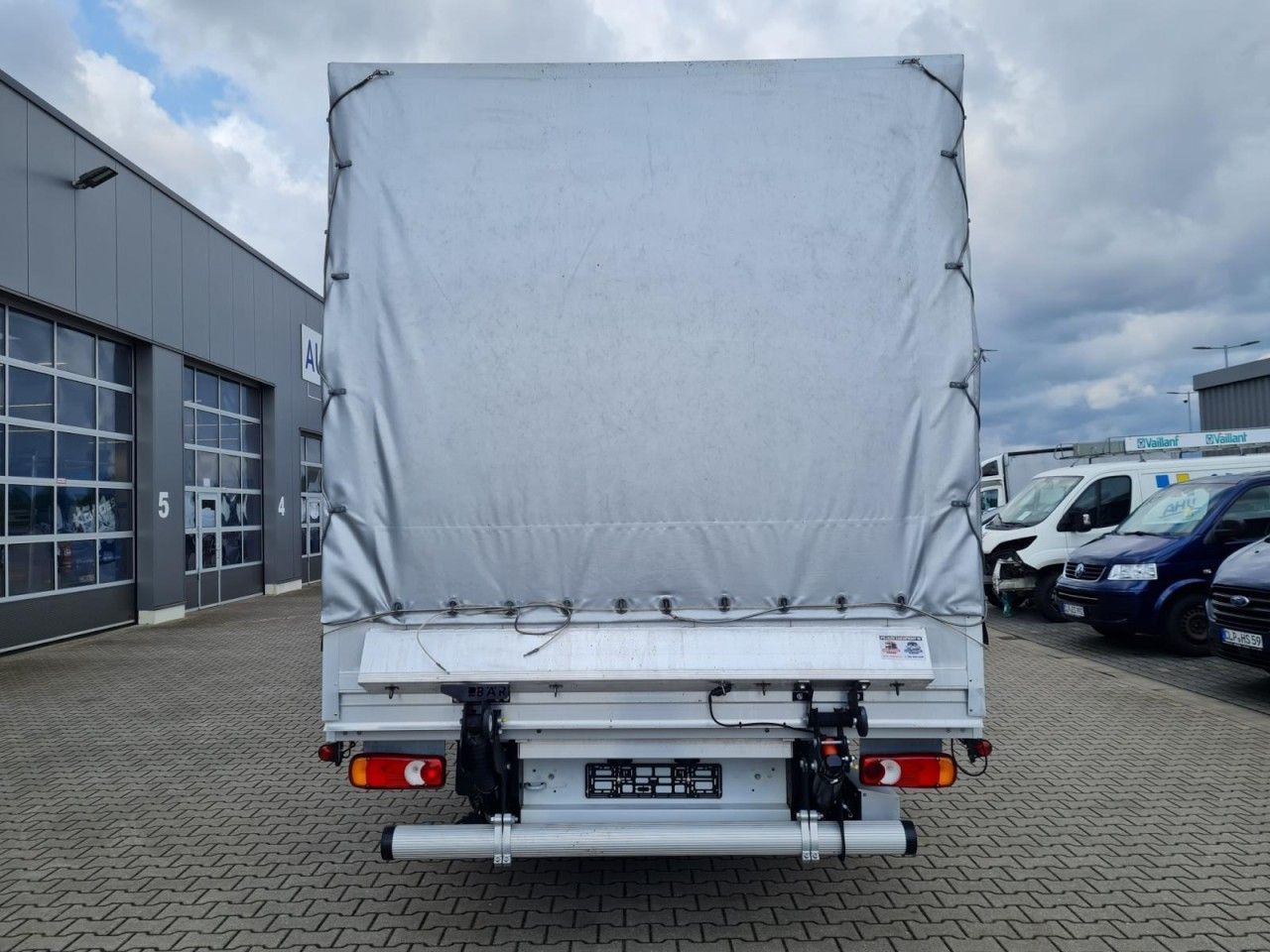 Renault Master 3,5t Pritsche dCi Plane Schlafkab. LBW - Plachtová dodávka: obrázok 5 Renault Master 3,5t Pritsche dCi Plane Schlafkab. LBW - Plachtová dodávka: obrázok 5