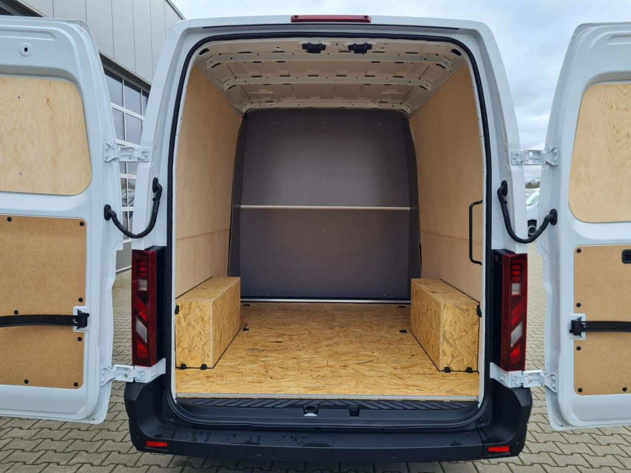 Renault Master 35 Kasten L3 Doka 7-Sitze KLIMA TEMPOMAT - Furgon, Dodávkа s dvojitou kabínou: obrázok 5 Renault Master 35 Kasten L3 Doka 7-Sitze KLIMA TEMPOMAT - Furgon, Dodávkа s dvojitou kabínou: obrázok 5