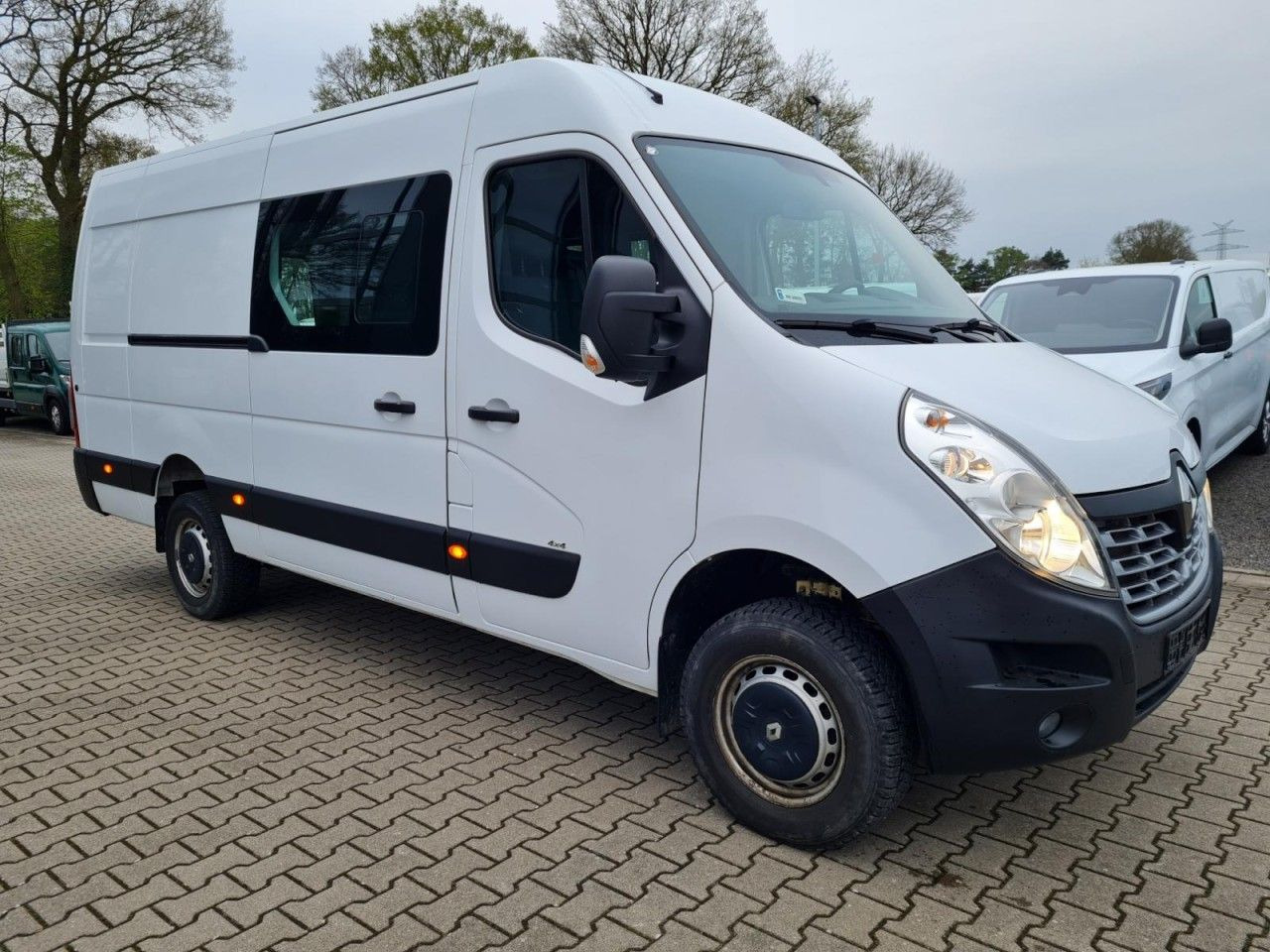 Renault Master 35 Kasten LR Doka 6-Sitze 4x4 Allrad AHK - Furgon, Dodávkа s dvojitou kabínou: obrázok 3 Renault Master 35 Kasten LR Doka 6-Sitze 4x4 Allrad AHK - Furgon, Dodávkа s dvojitou kabínou: obrázok 3