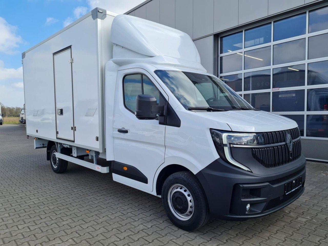 Renault Master 35 New Möbel Koffer KLIMA KOMFORT TEMPOMA - Dodávka skriňová nadstavba: obrázok 3 Renault Master 35 New Möbel Koffer KLIMA KOMFORT TEMPOMA - Dodávka skriňová nadstavba: obrázok 3