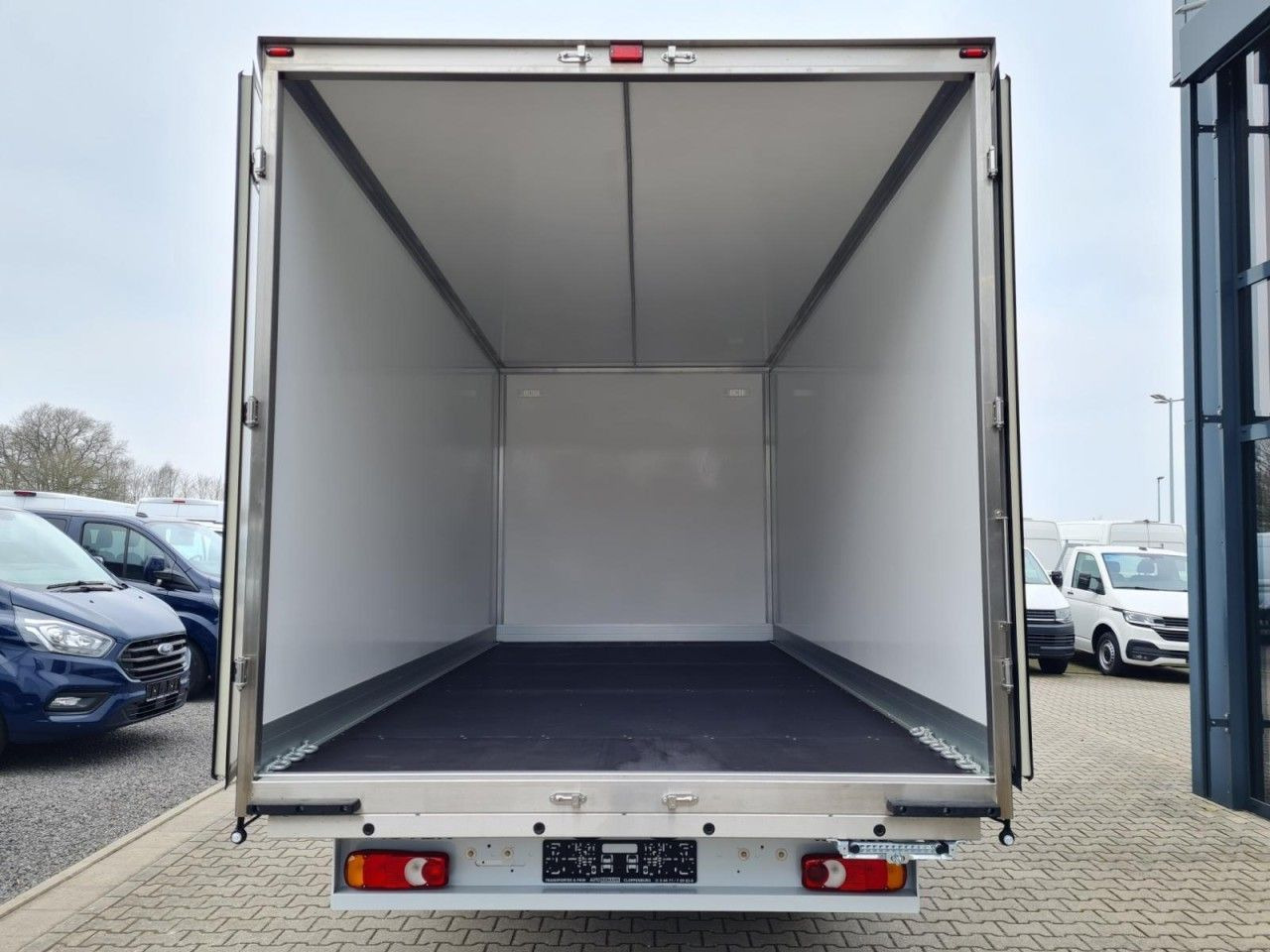 Renault Master 35 New Möbel Koffer KLIMA Tempom LF 4,80m - Dodávka skriňová nadstavba: obrázok 5 Renault Master 35 New Möbel Koffer KLIMA Tempom LF 4,80m - Dodávka skriňová nadstavba: obrázok 5