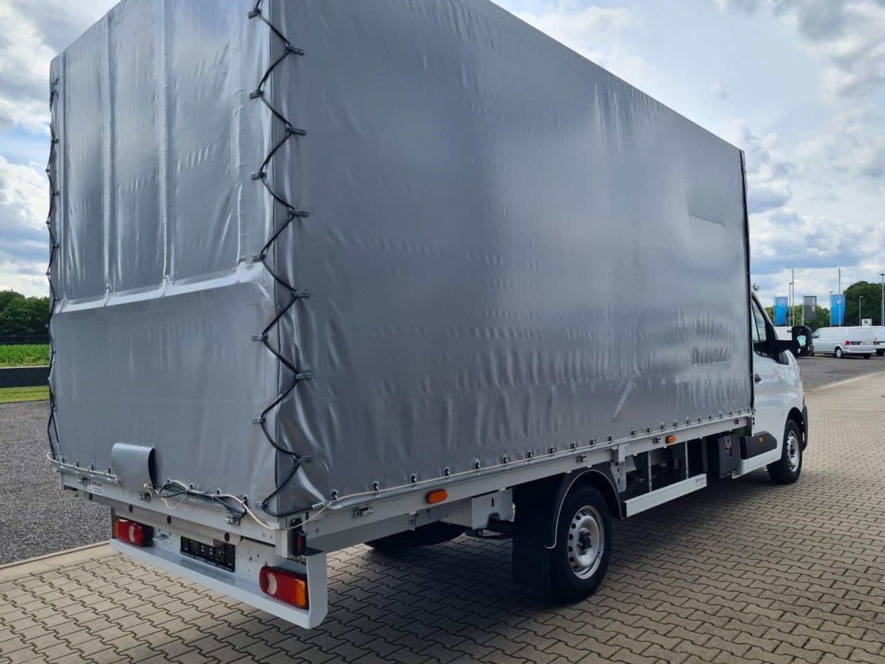 Renault Master 35 Pritsche Schiebe Plane dCi 170 10 Pal. - Plachtová dodávka: obrázok 5 Renault Master 35 Pritsche Schiebe Plane dCi 170 10 Pal. - Plachtová dodávka: obrázok 5