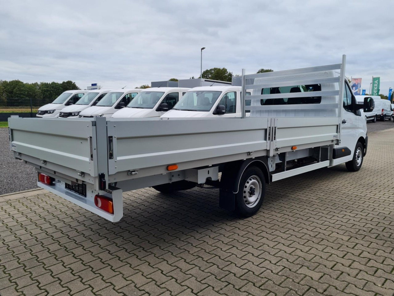 Renault Master 35 Pritsche extra lang 4.85 m KLIMA TEMPOMAT - Dodávka valník: obrázok 4 Renault Master 35 Pritsche extra lang 4.85 m KLIMA TEMPOMAT - Dodávka valník: obrázok 4
