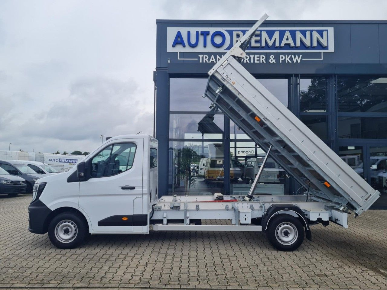 Renault Master New 35 3 Seiten Kipper Klima AHK - Dodávka sklápač: obrázok 2 Renault Master New 35 3 Seiten Kipper Klima AHK - Dodávka sklápač: obrázok 2