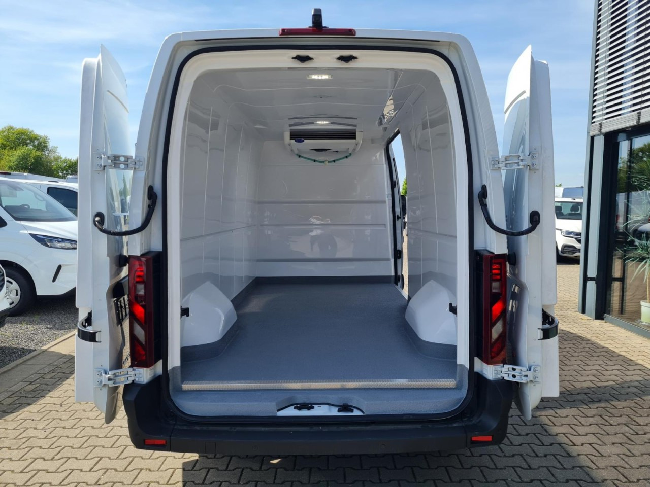 Renault New Master 35 Kühlkasten Carrier L3H2 KAMERA KLIMA - Chladiarenská dodávka: obrázok 5 Renault New Master 35 Kühlkasten Carrier L3H2 KAMERA KLIMA - Chladiarenská dodávka: obrázok 5