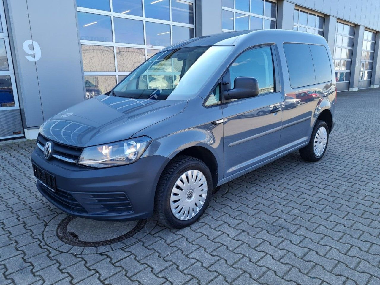 Volkswagen Caddy 4Motion TDi Kombi 5-Sitze REGALSYSTEM TEMP - Automobil: obrázok 3 Volkswagen Caddy 4Motion TDi Kombi 5-Sitze REGALSYSTEM TEMP - Automobil: obrázok 3