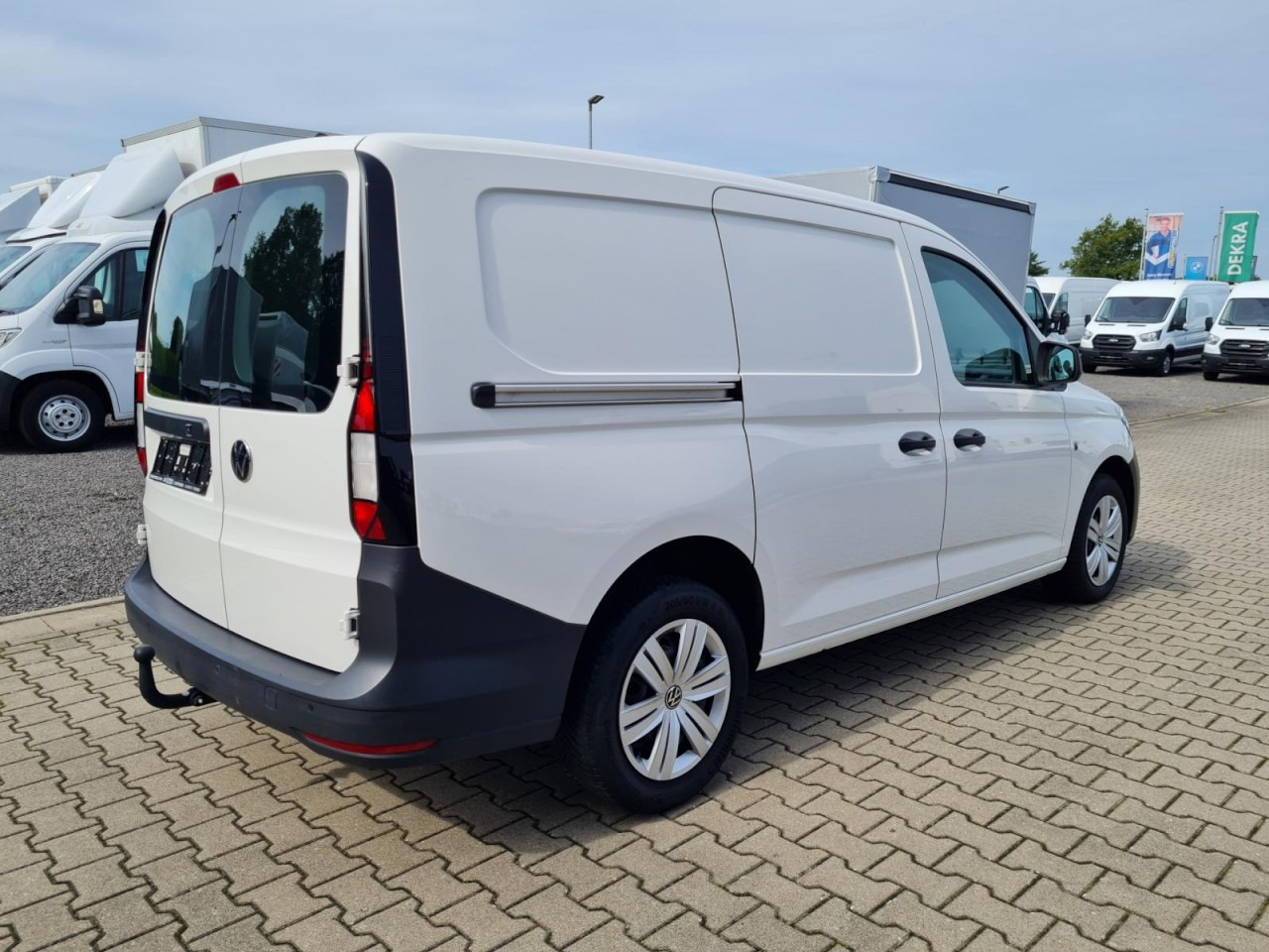 Volkswagen Caddy Cargo Kasten Maxi AHK KLIMA KAMERA PDC FLÜGEL - Malá dodávka: obrázok 5 Volkswagen Caddy Cargo Kasten Maxi AHK KLIMA KAMERA PDC FLÜGEL - Malá dodávka: obrázok 5