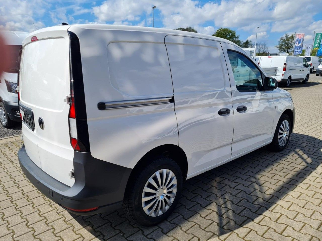 Volkswagen Caddy Kasten Cargo 2.0 TDI KLIMA KOMFORT PDC - Malá dodávka: obrázok 4 Volkswagen Caddy Kasten Cargo 2.0 TDI KLIMA KOMFORT PDC - Malá dodávka: obrázok 4