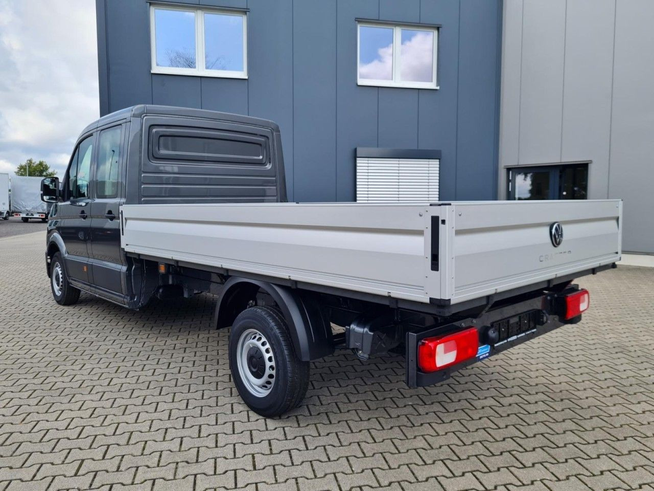 Volkswagen Crafter 35 Doka 7-Sitze MAXI L4 KLIMA TEMPOMAT - Dodávka valník, Dodávkа s dvojitou kabínou: obrázok 4 Volkswagen Crafter 35 Doka 7-Sitze MAXI L4 KLIMA TEMPOMAT - Dodávka valník, Dodávkа s dvojitou kabínou: obrázok 4
