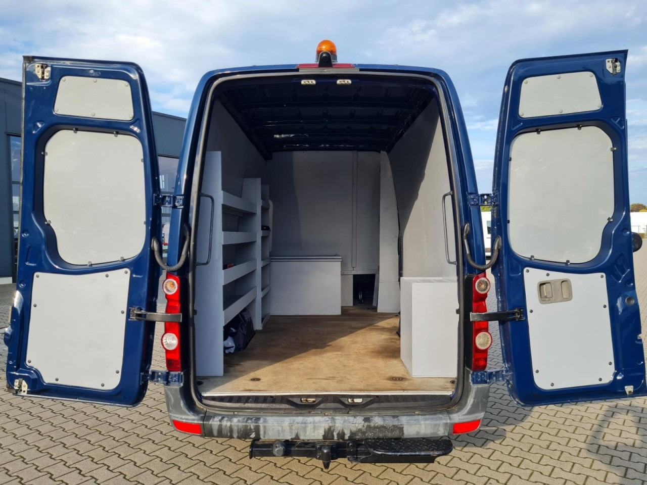 Volkswagen Crafter 35 Kasten Doka 5 Sitze AHK 3.5to REGALSYSTEM - Furgon, Dodávkа s dvojitou kabínou: obrázok 5 Volkswagen Crafter 35 Kasten Doka 5 Sitze AHK 3.5to REGALSYSTEM - Furgon, Dodávkа s dvojitou kabínou: obrázok 5