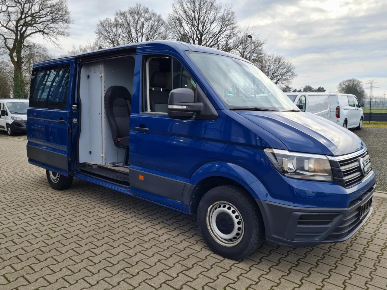 Volkswagen Crafter 35 Kasten Plus Doka mixto NAVI AHK 6 Sitzer - Furgon, Dodávkа s dvojitou kabínou: obrázok 4 Volkswagen Crafter 35 Kasten Plus Doka mixto NAVI AHK 6 Sitzer - Furgon, Dodávkа s dvojitou kabínou: obrázok 4