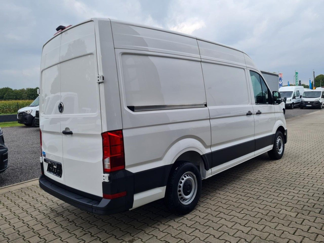 Volkswagen Crafter 35 Kasten TDI L3H3 LED TEMPOMAT AUTOMATI - Furgon: obrázok 4 Volkswagen Crafter 35 Kasten TDI L3H3 LED TEMPOMAT AUTOMATI - Furgon: obrázok 4