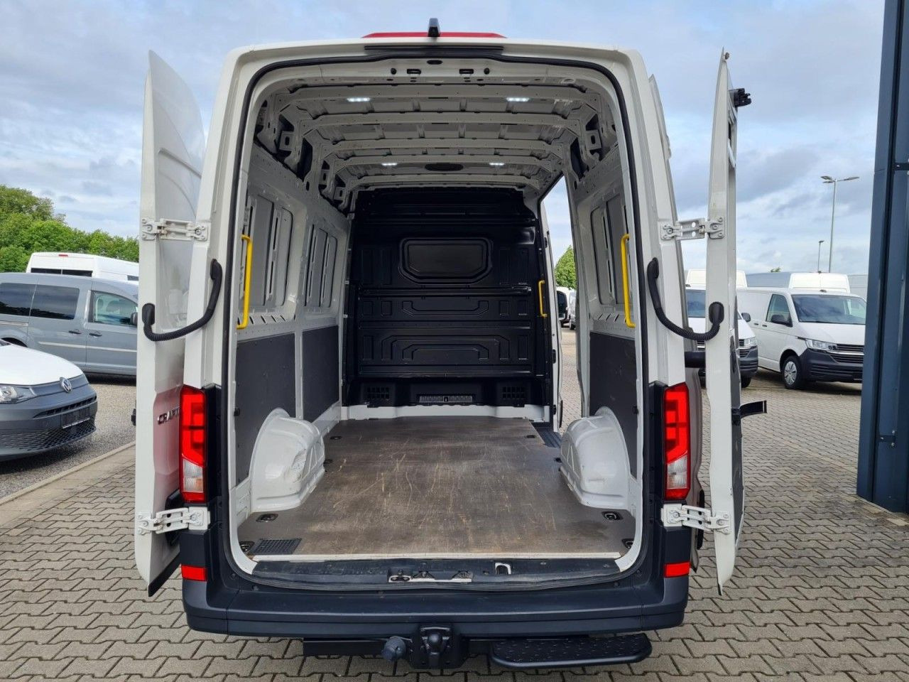 Volkswagen Crafter 35 Kasten TDI MR KLIMA KAMERA AUTOMATIK - Furgon: obrázok 5 Volkswagen Crafter 35 Kasten TDI MR KLIMA KAMERA AUTOMATIK - Furgon: obrázok 5