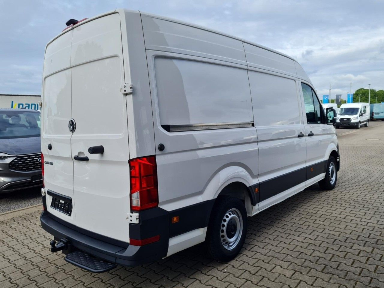 Volkswagen Crafter 35 Kasten TDI MR KLIMA KAMERA AUTOMATIK - Furgon: obrázok 4 Volkswagen Crafter 35 Kasten TDI MR KLIMA KAMERA AUTOMATIK - Furgon: obrázok 4