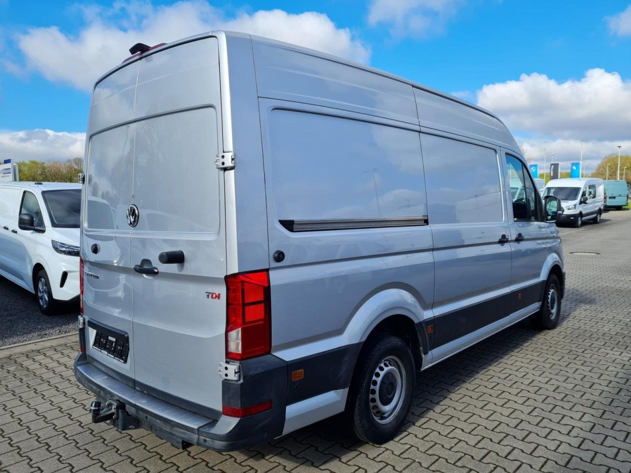 Volkswagen Crafter 35 Kasten TDI MR hoch NAVI KLIMA TEMPOMA - Furgon: obrázok 4 Volkswagen Crafter 35 Kasten TDI MR hoch NAVI KLIMA TEMPOMA - Furgon: obrázok 4