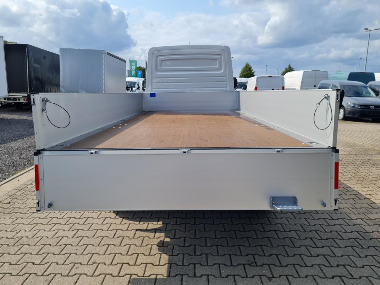 Volkswagen Crafter 35 Pritsche TDi L4 lang KLIMA TEMPOMAT - Dodávka valník: obrázok 5 Volkswagen Crafter 35 Pritsche TDi L4 lang KLIMA TEMPOMAT - Dodávka valník: obrázok 5