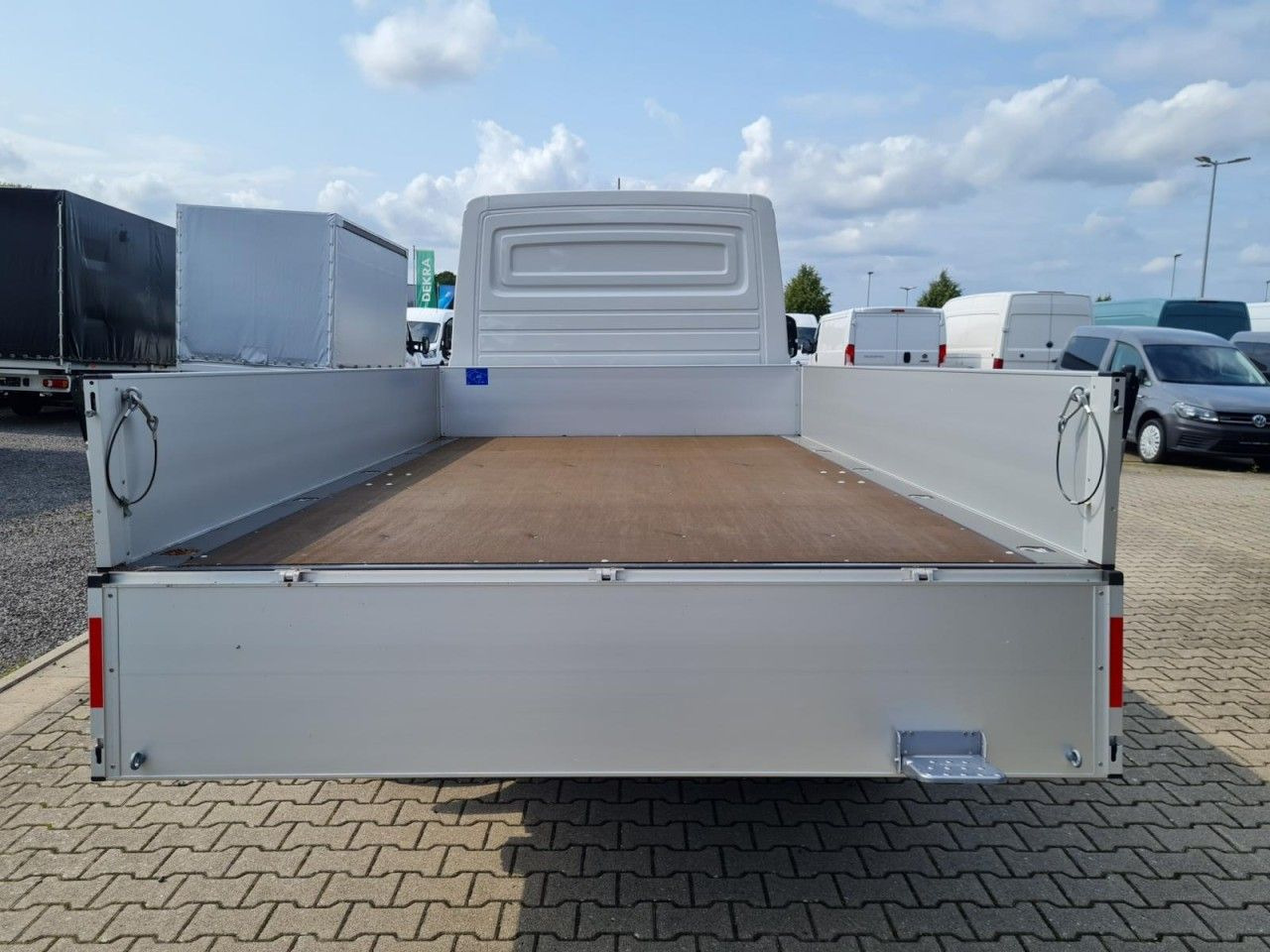 Volkswagen Crafter 35 Pritsche TDi MR L3 KLIMA TEMPOMAT - Dodávka valník: obrázok 5 Volkswagen Crafter 35 Pritsche TDi MR L3 KLIMA TEMPOMAT - Dodávka valník: obrázok 5