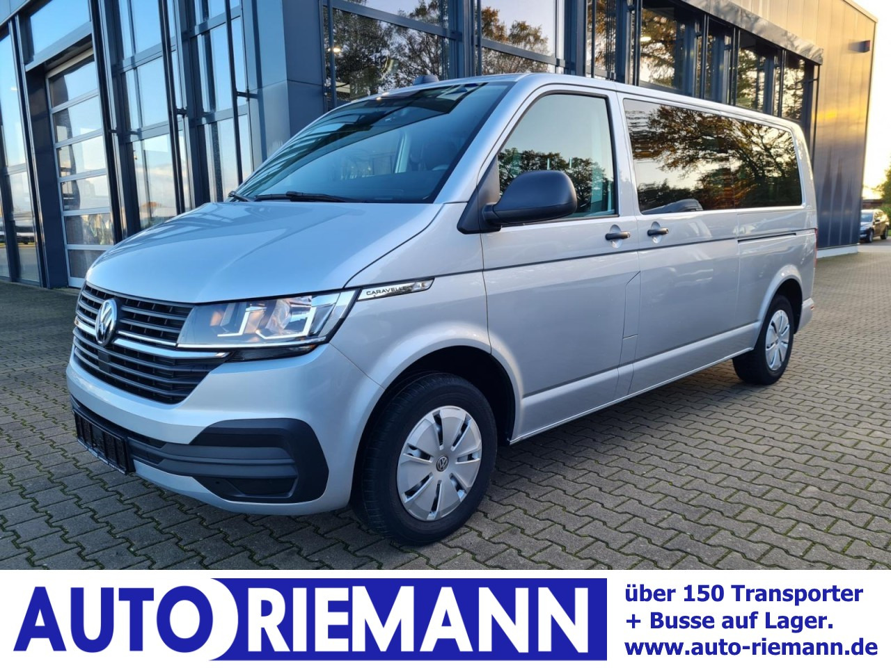 Volkswagen T6.1 Caravelle TDI lang 9 Sitzer 2 Schiebetüren Trendl. - Minibus, Mikrobus: obrázok 1 Volkswagen T6.1 Caravelle TDI lang 9 Sitzer 2 Schiebetüren Trendl. - Minibus, Mikrobus: obrázok 1