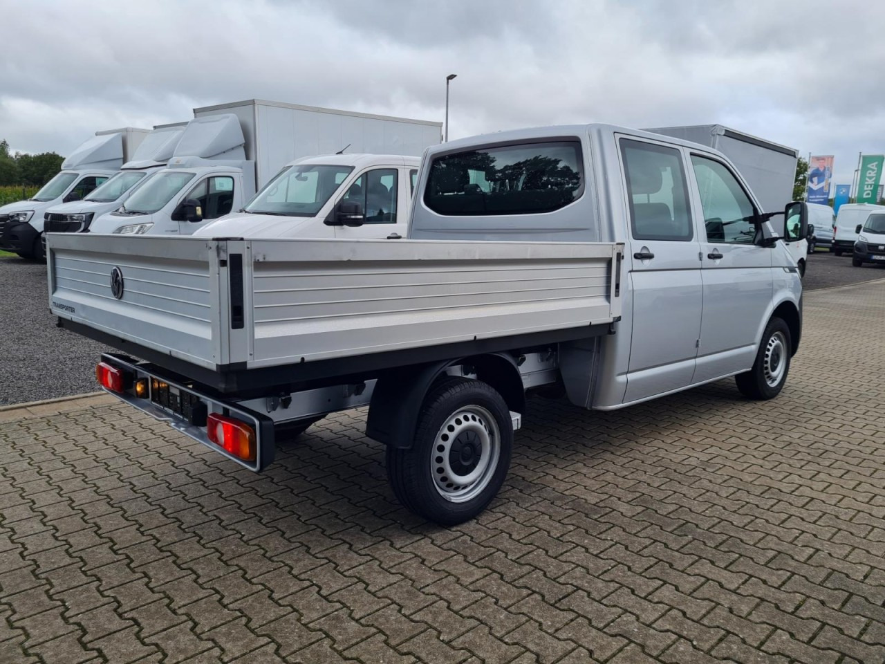 Volkswagen T6.1 Doka Pritsche Plane 6-Sitze Klima Komfort - Dodávka valník, Dodávkа s dvojitou kabínou: obrázok 4 Volkswagen T6.1 Doka Pritsche Plane 6-Sitze Klima Komfort - Dodávka valník, Dodávkа s dvojitou kabínou: obrázok 4
