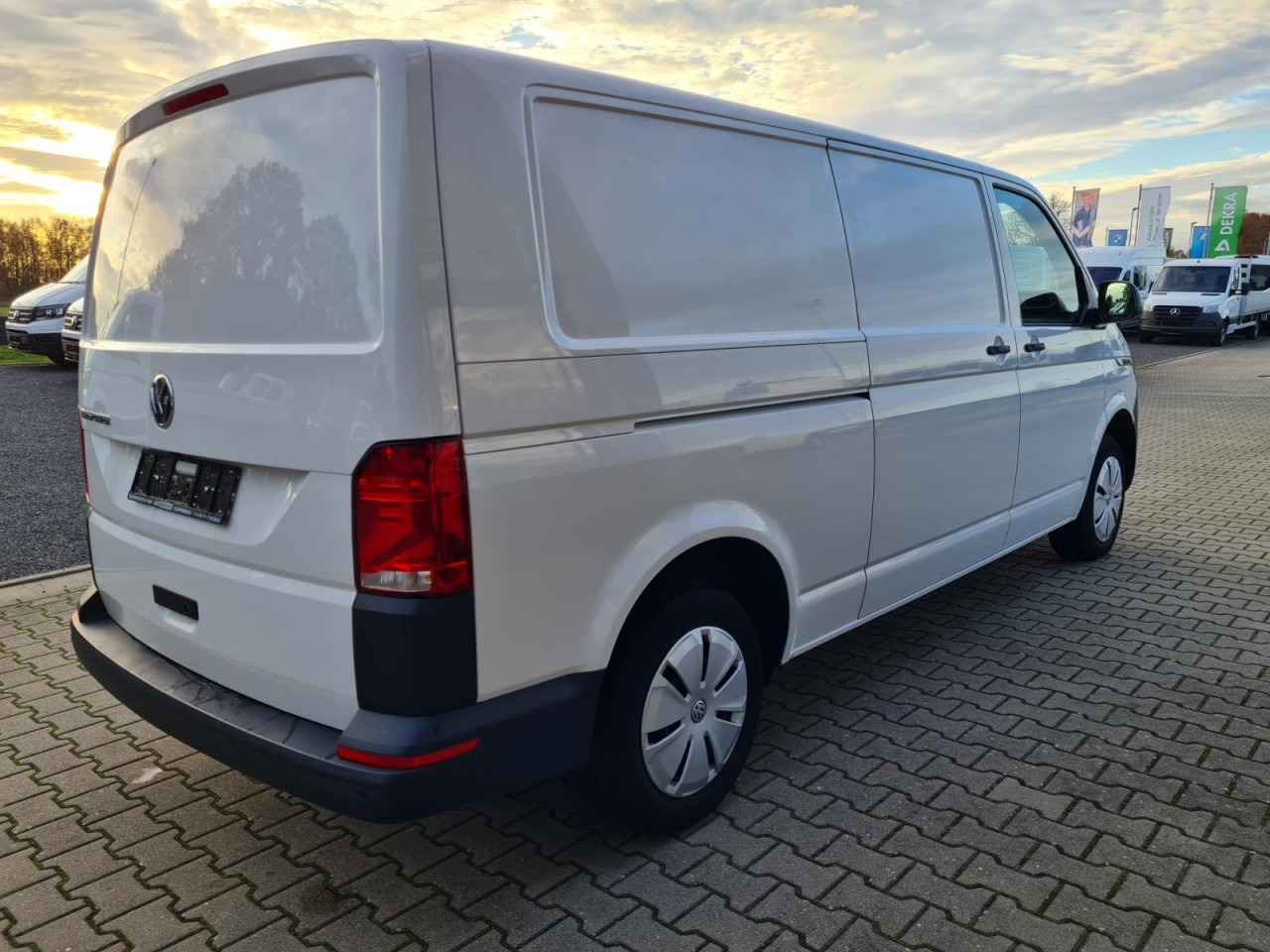 Volkswagen T6.1 Kasten TDI lang L2H1 DSG PDC KLIMA KAMERA - Malá dodávka: obrázok 4 Volkswagen T6.1 Kasten TDI lang L2H1 DSG PDC KLIMA KAMERA - Malá dodávka: obrázok 4