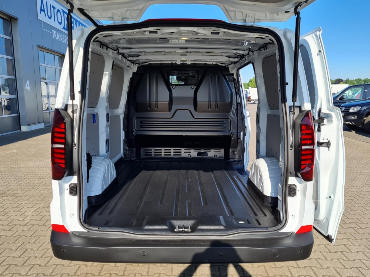 Volkswagen T7 Transporter Kasten Tdi KR Heckklappe PDC KLIMA - Malá dodávka: obrázok 5 Volkswagen T7 Transporter Kasten Tdi KR Heckklappe PDC KLIMA - Malá dodávka: obrázok 5