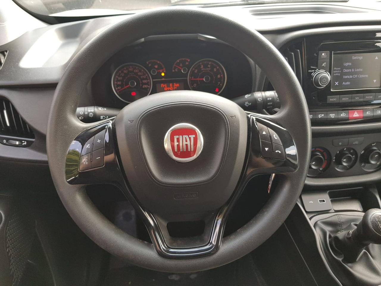 Mikrobus Fiat Doblo Kastenwagen SX 1.3 Klima, Radio mit Nav...: obrázok 13
