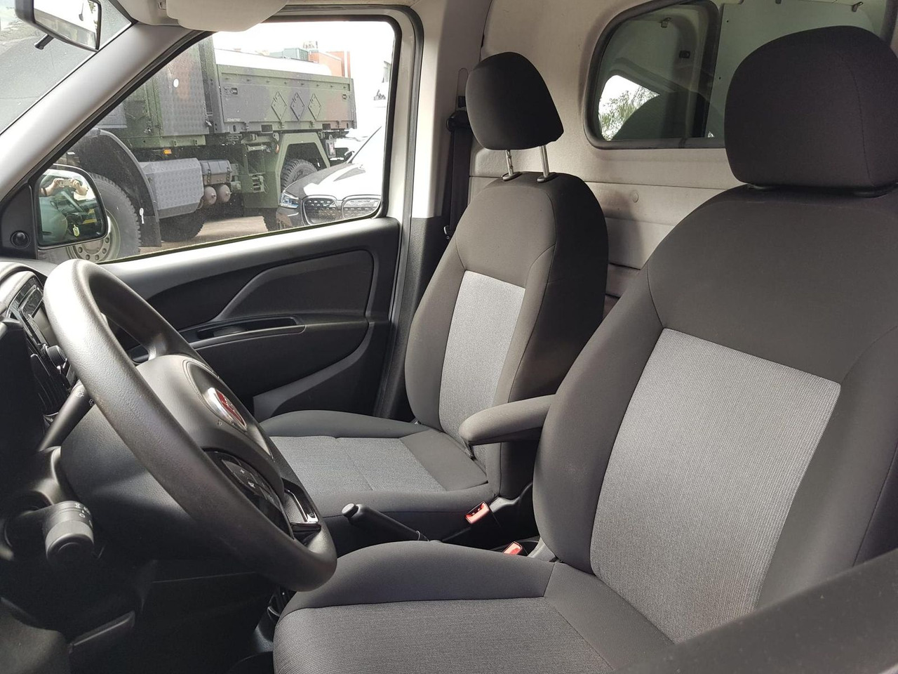 Mikrobus Fiat Doblo Kastenwagen SX 1.3 Klima, Radio mit Nav...: obrázok 12