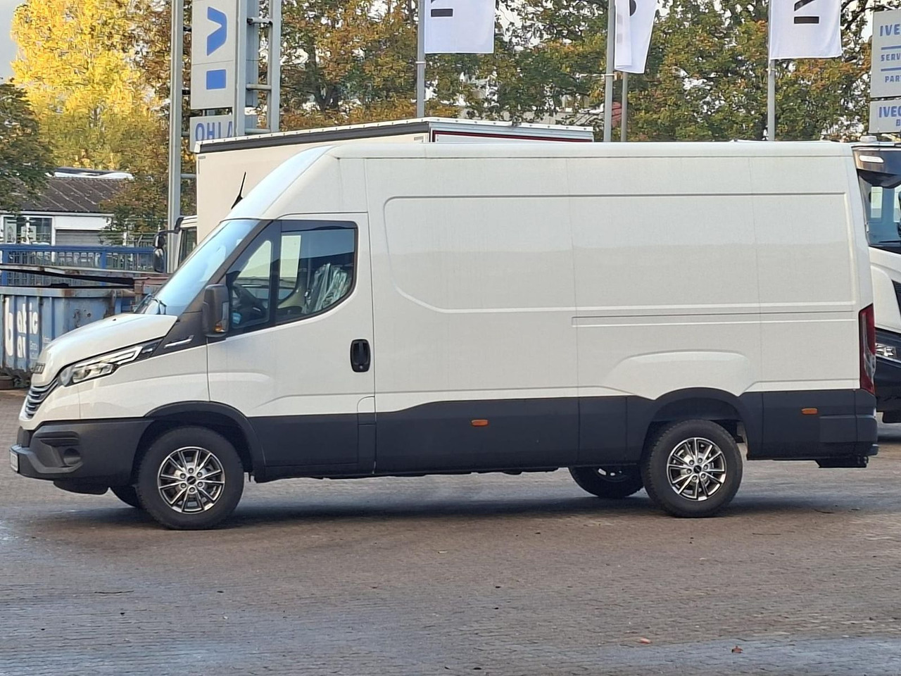 Iveco 35S18HA8V *AHK*RADIO*KAMERA*KLIMA* - Furgon: obrázok 2 Iveco 35S18HA8V *AHK*RADIO*KAMERA*KLIMA* - Furgon: obrázok 2