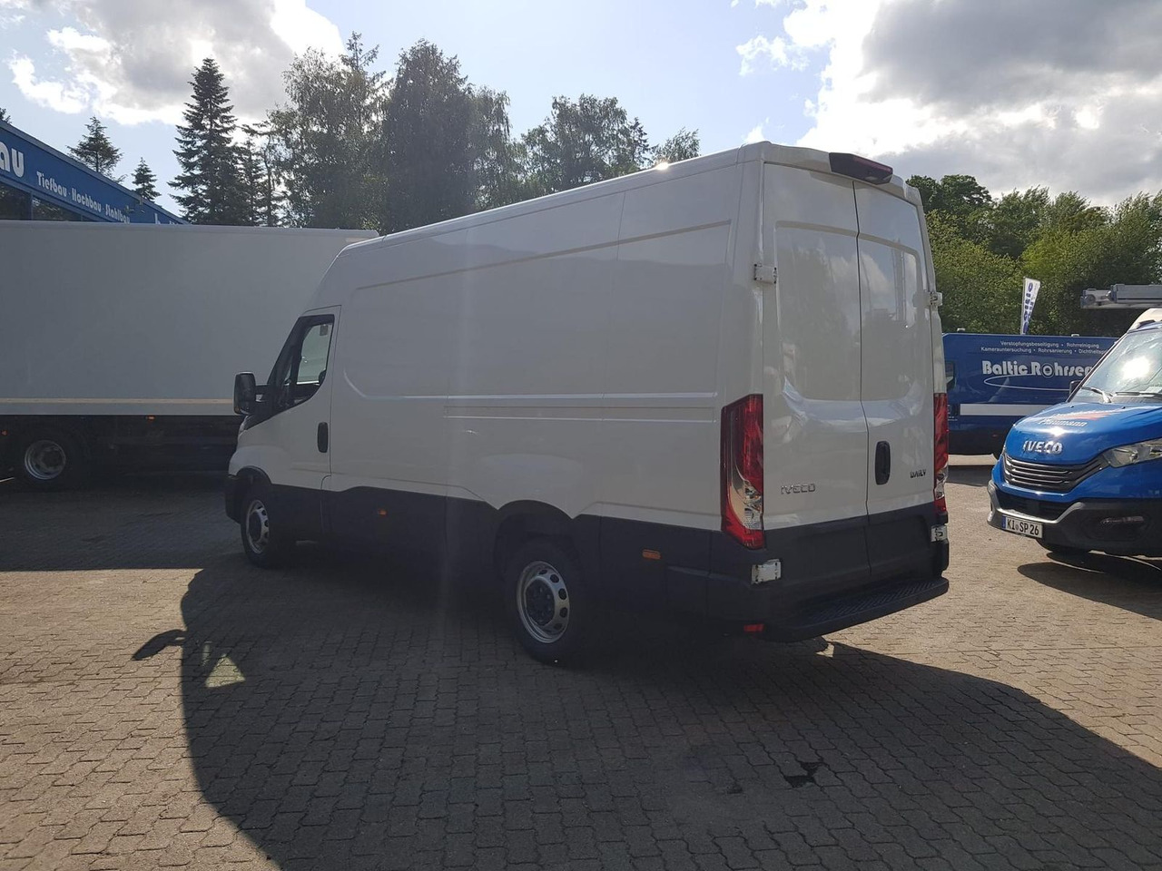 Iveco Daily 35S14A8VY*KAMERA*RADIO*KLIMA* - Furgon: obrázok 3 Iveco Daily 35S14A8VY*KAMERA*RADIO*KLIMA* - Furgon: obrázok 3