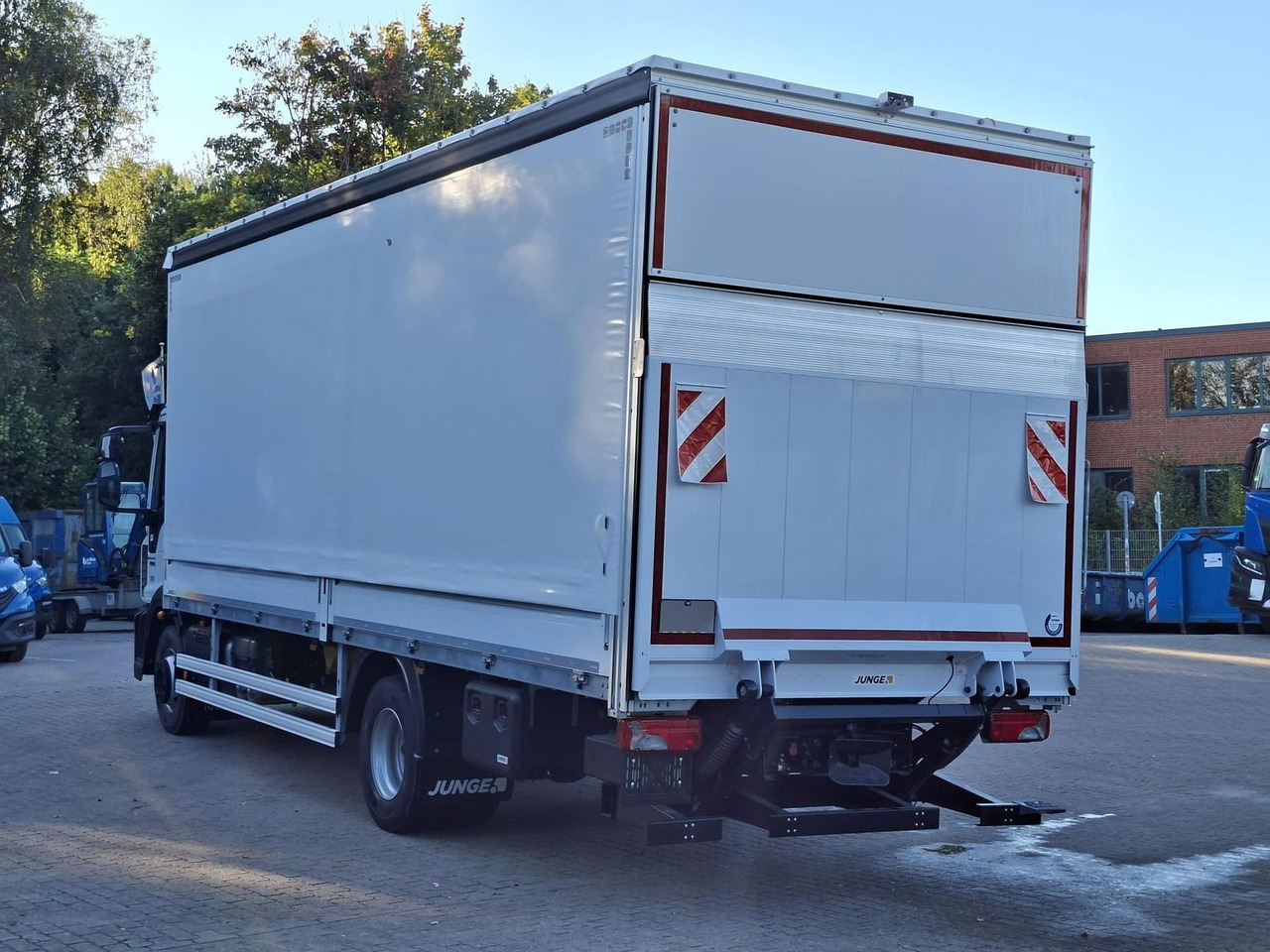 Iveco ML120E25/P JUNGE KOFFER LBW 1,5t AHK 185 kW (... - Dodávka skriňová nadstavba: obrázok 4 Iveco ML120E25/P JUNGE KOFFER LBW 1,5t AHK 185 kW (... - Dodávka skriňová nadstavba: obrázok 4
