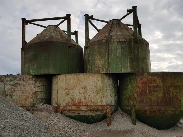 5 piece Silos (150 cbm/Silo) - Silo na cement: obrázok 1 5 piece Silos (150 cbm/Silo) - Silo na cement: obrázok 1