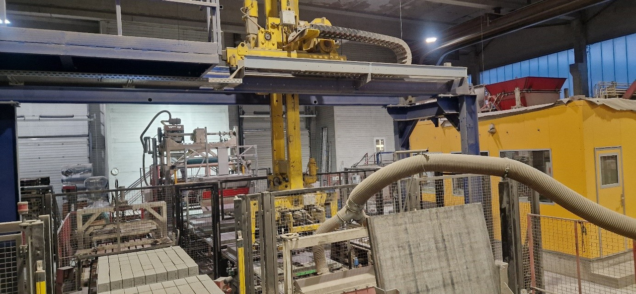 Henke Variant 140/115/50 – Fully automatic block production line / Vollautomatische Steinfertigungsanlage - Betonárska technika: obrázok 2 Henke Variant 140/115/50 – Fully automatic block production line / Vollautomatische Steinfertigungsanlage - Betonárska technika: obrázok 2
