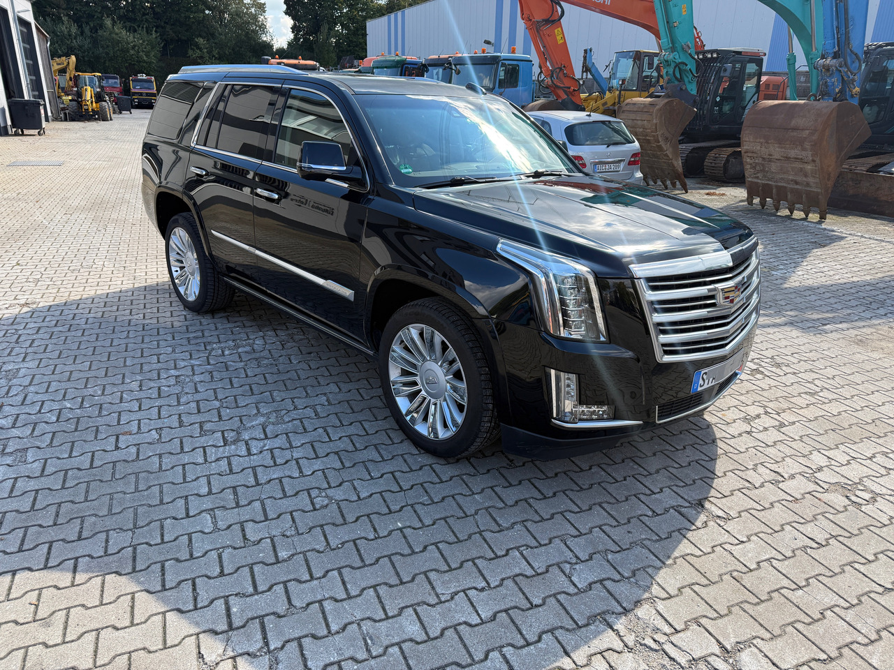 Cadillac Escalade Platinum VOLL - Automobil: obrázok 3 Cadillac Escalade Platinum VOLL - Automobil: obrázok 3
