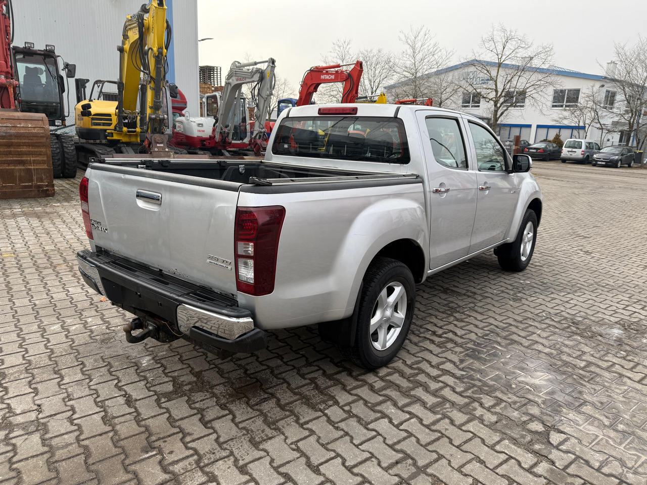 Isuzu DMAX 2,5 Pickup Automatik - Pick-up: obrázok 4 Isuzu DMAX 2,5 Pickup Automatik - Pick-up: obrázok 4