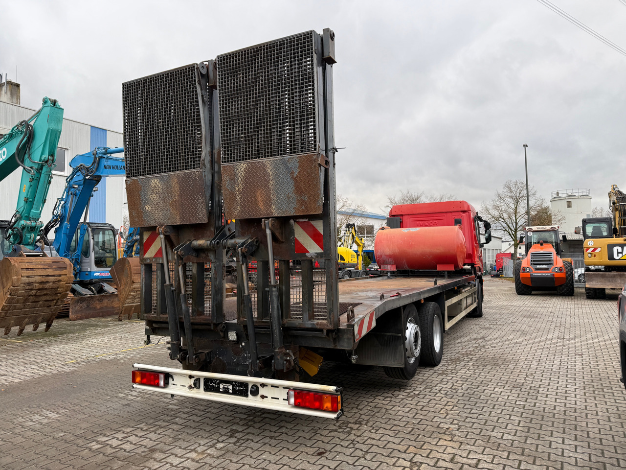 Iveco AS260S45 Baumaschinentransporter hydr. Rampe - Nákladné vozidlo na prepravu automobilov: obrázok 5 Iveco AS260S45 Baumaschinentransporter hydr. Rampe - Nákladné vozidlo na prepravu automobilov: obrázok 5