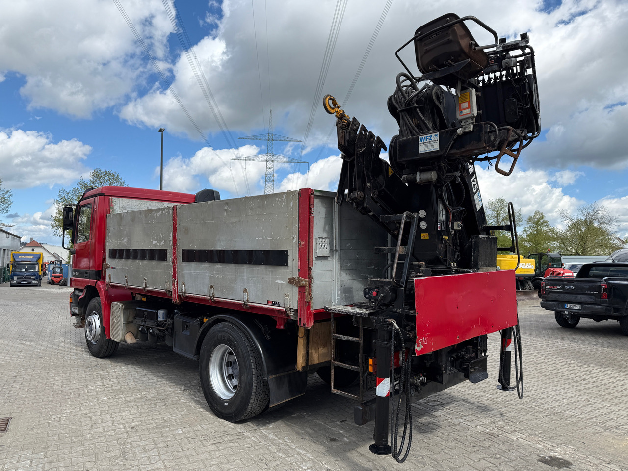 Mercedes-Benz 1840 Actros 2-Seiten-Kipper mit Kran Hiab 125-3 mit Funk - Valníkový/ Plošinový nákladný automobil, Auto s hydraulickou rukou: obrázok 5 Mercedes-Benz 1840 Actros 2-Seiten-Kipper mit Kran Hiab 125-3 mit Funk - Valníkový/ Plošinový nákladný automobil, Auto s hydraulickou rukou: obrázok 5